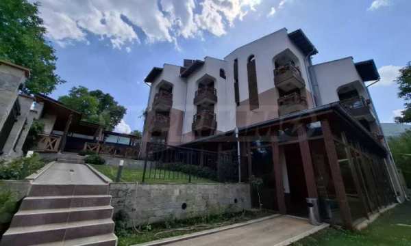 Продава  хотел с. Заселе, област София
      687 кв.м