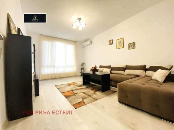 Продава 4-стаен, гр. пловдив, център