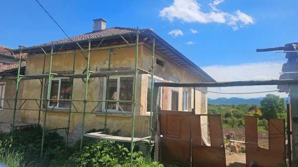 Продава къща, с. скравена, област софия област