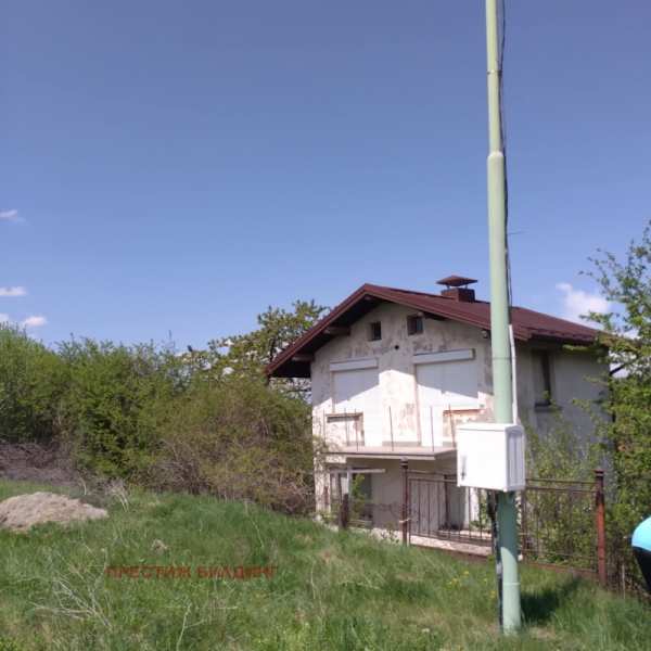 Продава  къща с. Дивотино, област Перник
      82 кв.м