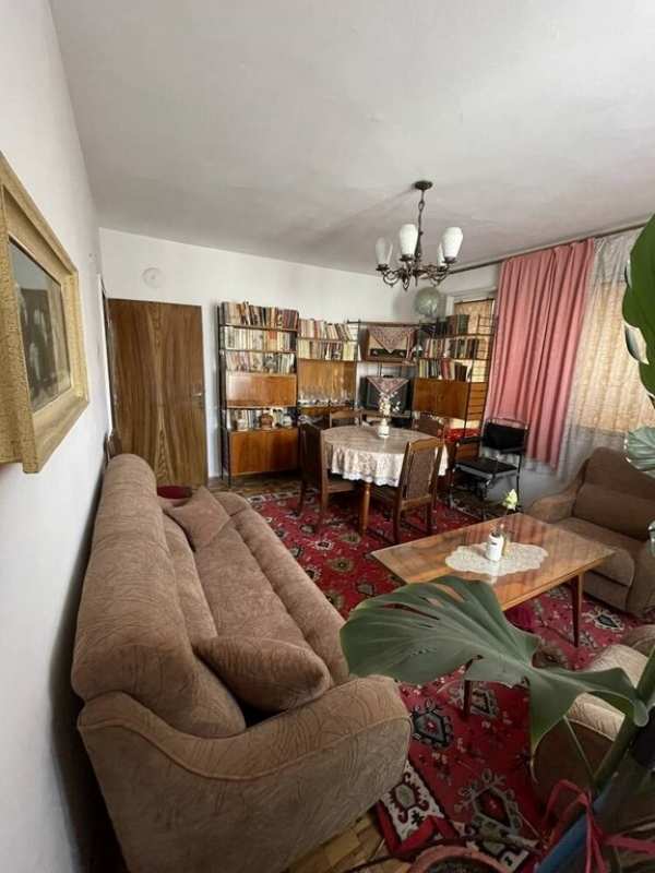 Продава 4-стаен, гр. кърджали, център