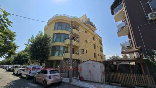 Продава  хотел гр. Приморско, област Бургас
      1180 кв.м