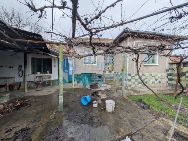 Продава къща, с. джулюница, област велико търново