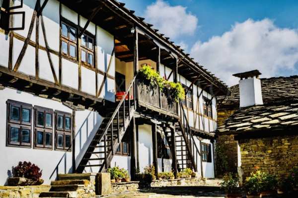 Продава хотел, гр. троян, област ловеч