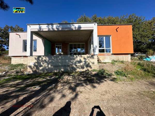 Продава къща, с. червена вода, област русе
