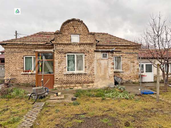 Продава къща, гр. нови пазар, област шумен