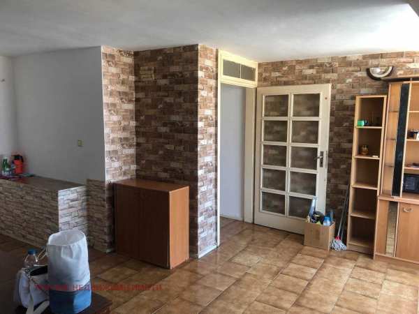 Продава 3-стаен, гр. варна, централна поща