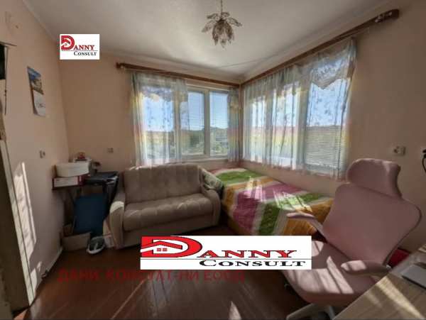 Продава къща, гр. дебелец, област велико търново