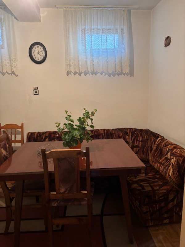 Продава  къща с. Брестовица, област Пловдив
      224 кв.м
