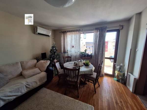 Продава  3-стаен град Добрич, Център
      90 кв.м