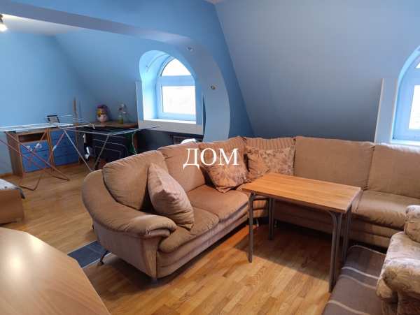 Продава етаж от къща, гр. шумен, център