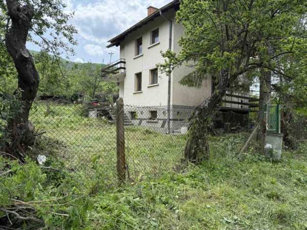 Продава къща, с. черньово, област софия област