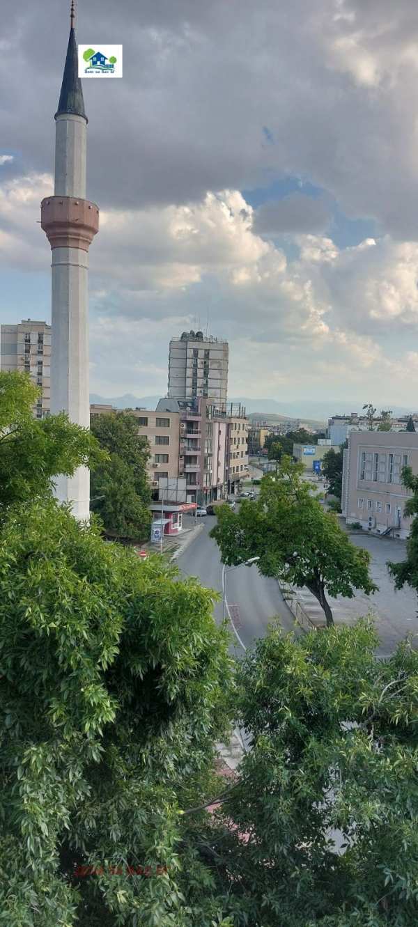 Продава 3-стаен, гр. пазарджик, център