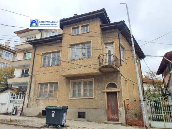 Продава къща, гр. ловеч, център