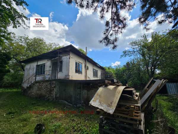 Продава  етаж от къща с. Егълница, област Перник
      40 кв.м