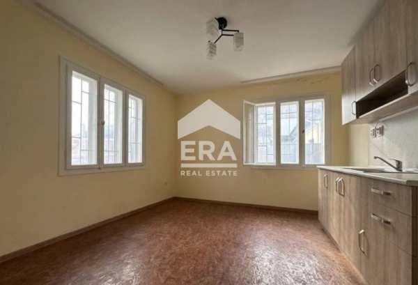 Продава къща, гр. силистра, център