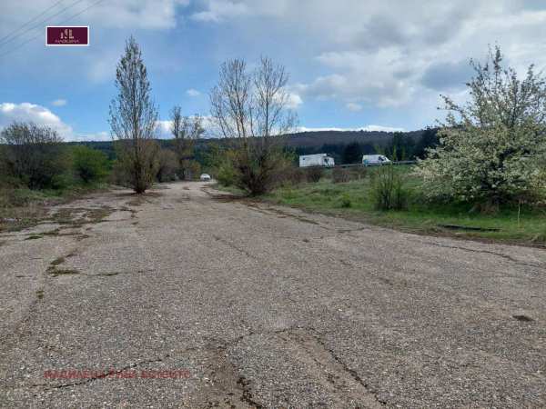 Продава парцел, с. нови хан, област софия област