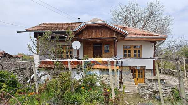 Продава къща, с. момин сбор, област велико търново