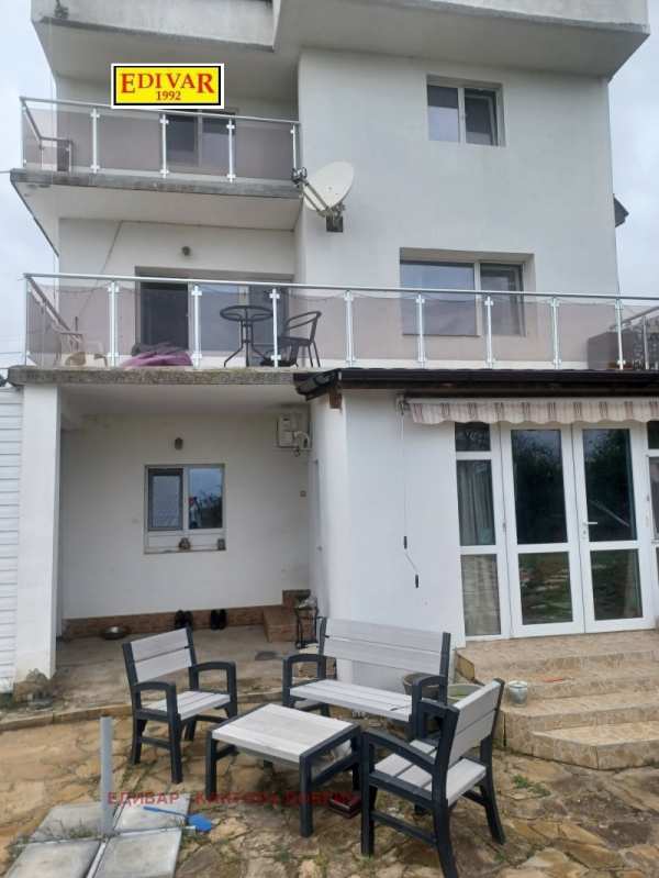 Продава къща, с. топола, област добрич