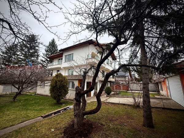 Продава къща, гр. софия, гр. банкя
