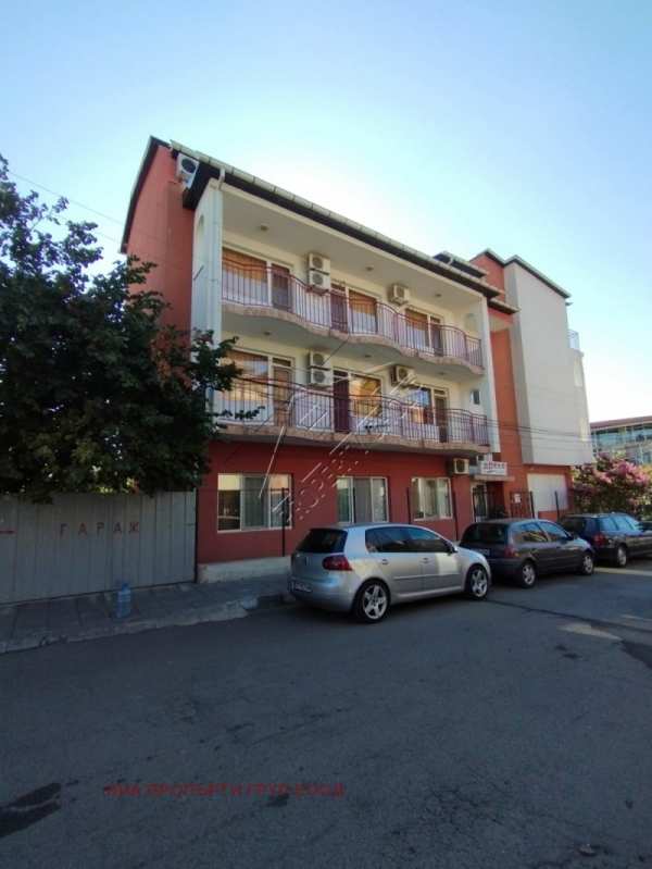 Продава  хотел с. Равда, област Бургас
      850 кв.м