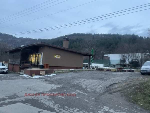 Продава магазин, с. владо тричков, област софия област