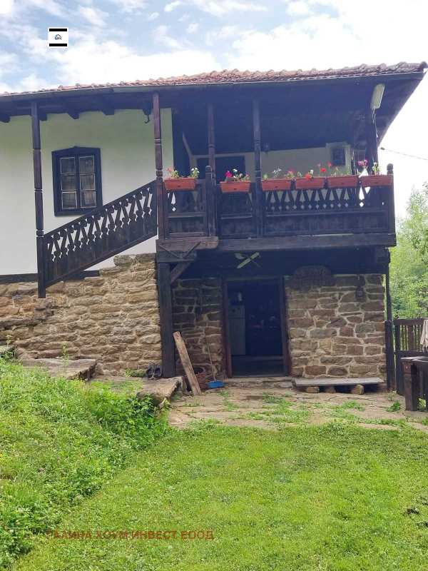 Продава къща, гр. априлци, област ловеч