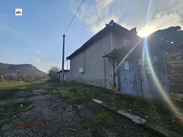 Продава къща, с. сваленик, област русе