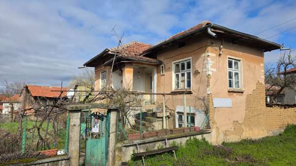 Продава къща, с. смочан, област ловеч