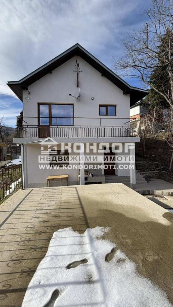 Продава  къща с. Гълъбово, област Пловдив
      104 кв.м