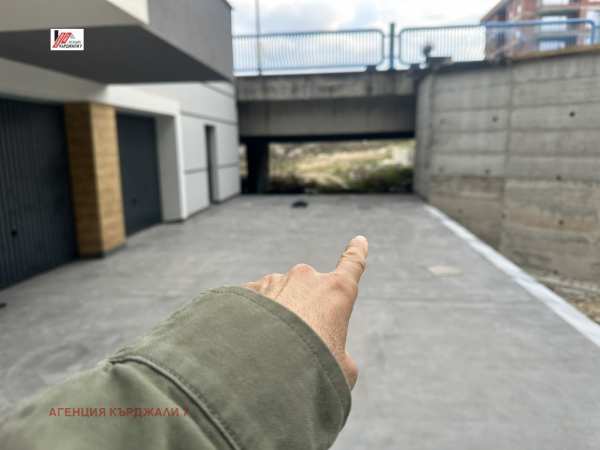 Продава гараж, паркомясто, гр. кърджали, възрожденци