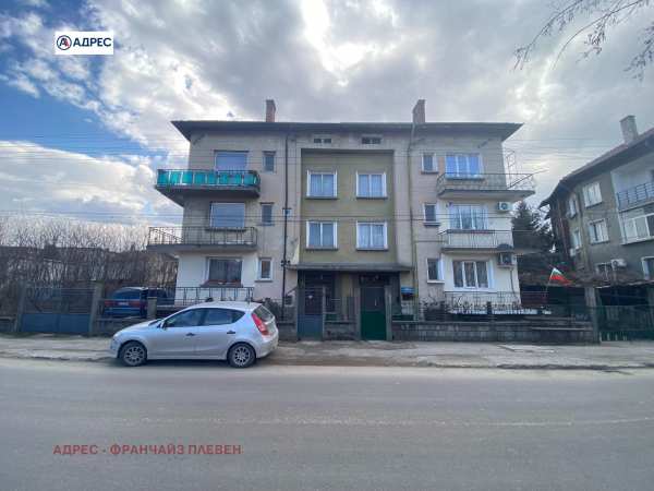 Продава 3-стаен, гр. мездра, област враца