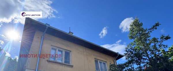 Продава етаж от къща, гр. враца, център