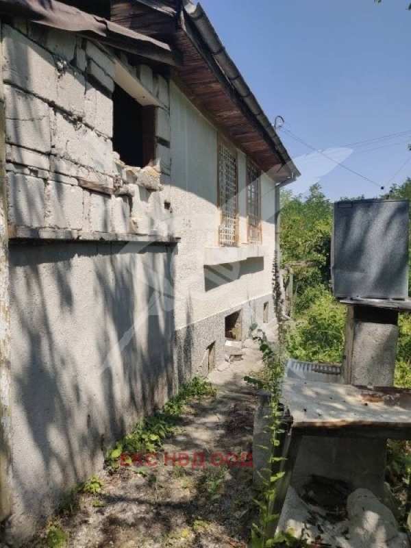 Продава вила, гр. куклен, област пловдив