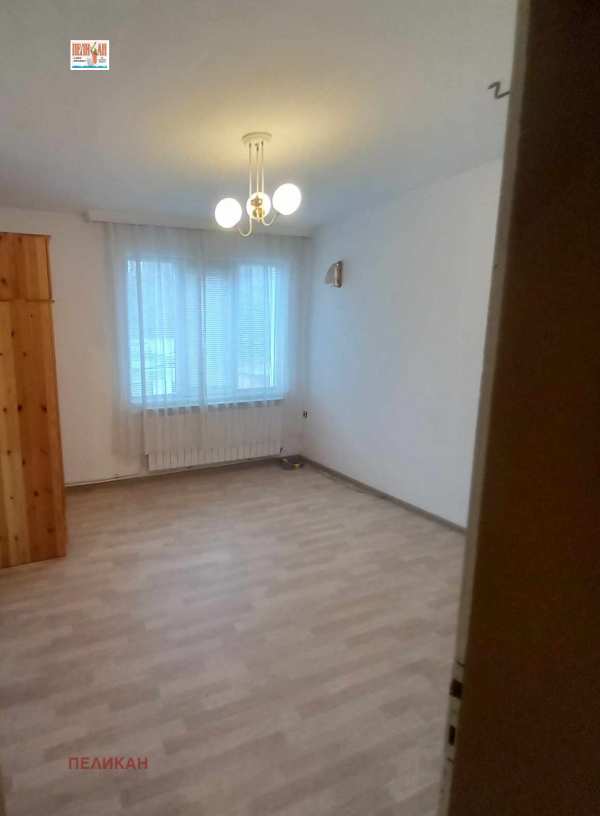 Продава етаж от къща, гр. велико търново, център