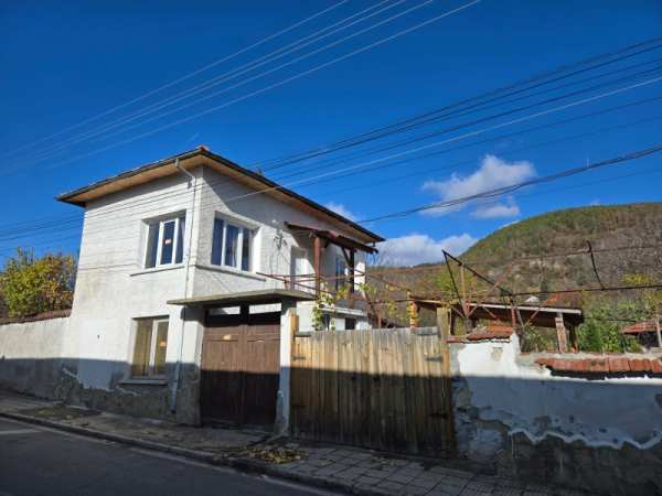 Продава къща, гр. мъглиж, област стара загора