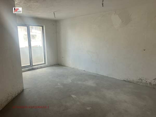 Продава 2-стаен, гр. кърджали, възрожденци