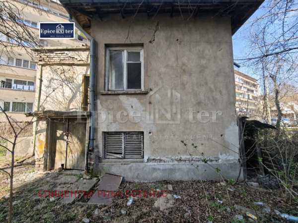 Продава къща, гр. перник, център