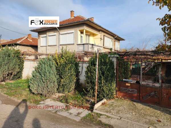 Продава  къща с. Цалапица, област Пловдив
      220 кв.м