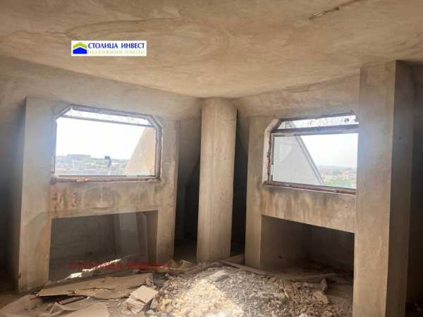 Продава ателие, таван, гр. русе, широк център