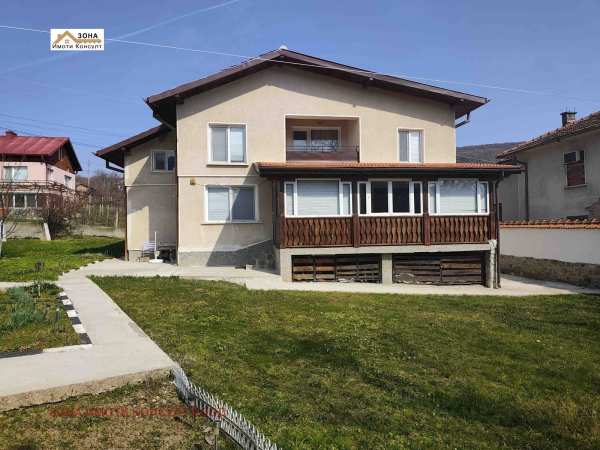 Продава вила, с. лютиброд, област враца