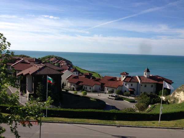 Продава 2-стаен, с. божурец, област добрич