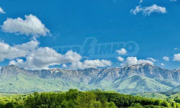 Продава парцел, гр. априлци, област ловеч