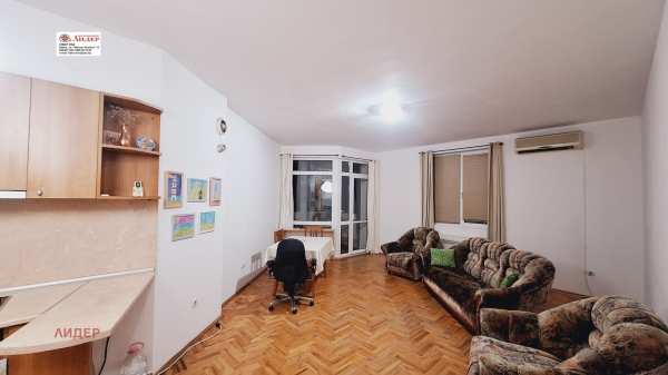 Дава под наем 3-стаен, гр. варна, бриз