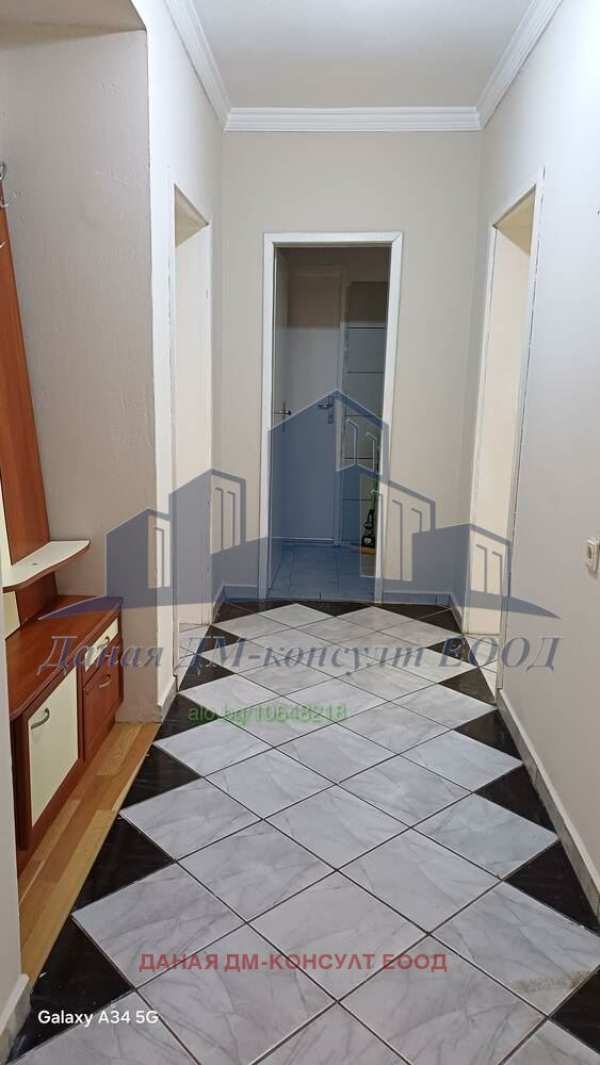 Дава под наем 4-стаен, гр. шумен, добруджански