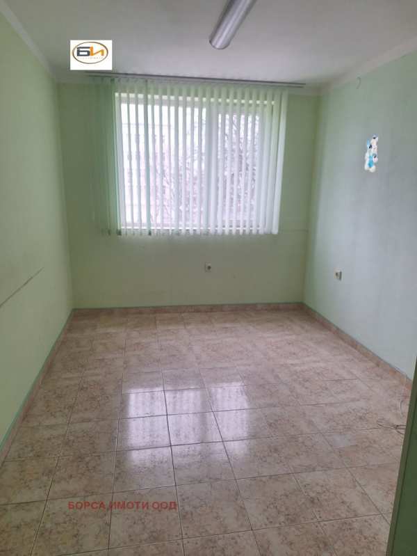 Дава под наем офис, гр. мездра, област враца