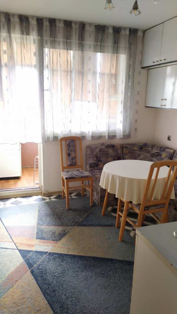 Дава под наем 1-стаен, гр. русе, център