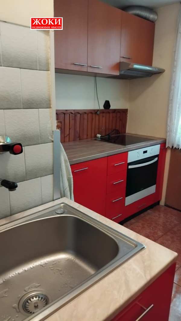 Дава под наем  1-стаен град Перник, Кристал
      54 кв.м