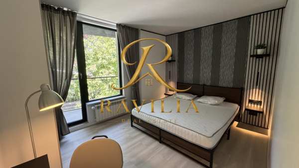 Дава под наем 4-стаен, гр. софия, център