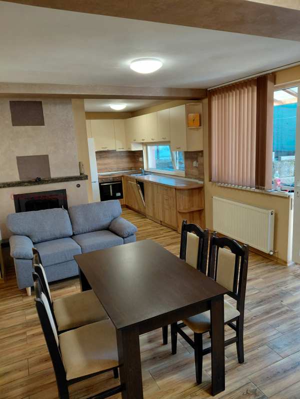 Дава под наем къща, гр. русе, център